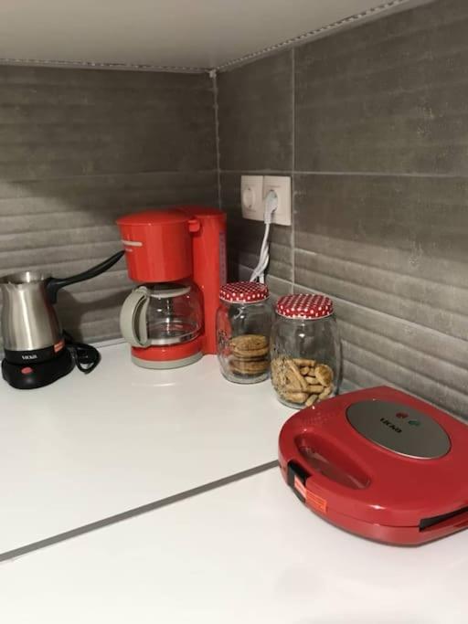 شقة The Muse, Colorful Cozy Flat On Mitropoleos Downtown سالونيك المظهر الخارجي الصورة